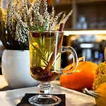 Conrad Comfort Отель 4*