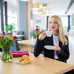 Conrad Comfort Отель 4*