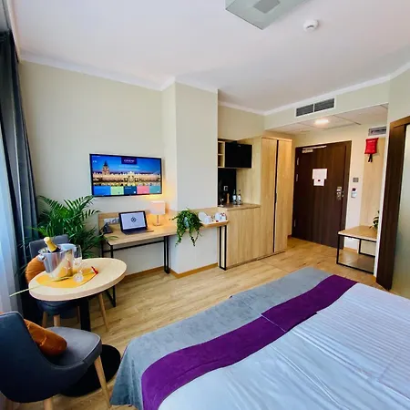 Conrad Comfort Hotel 4*